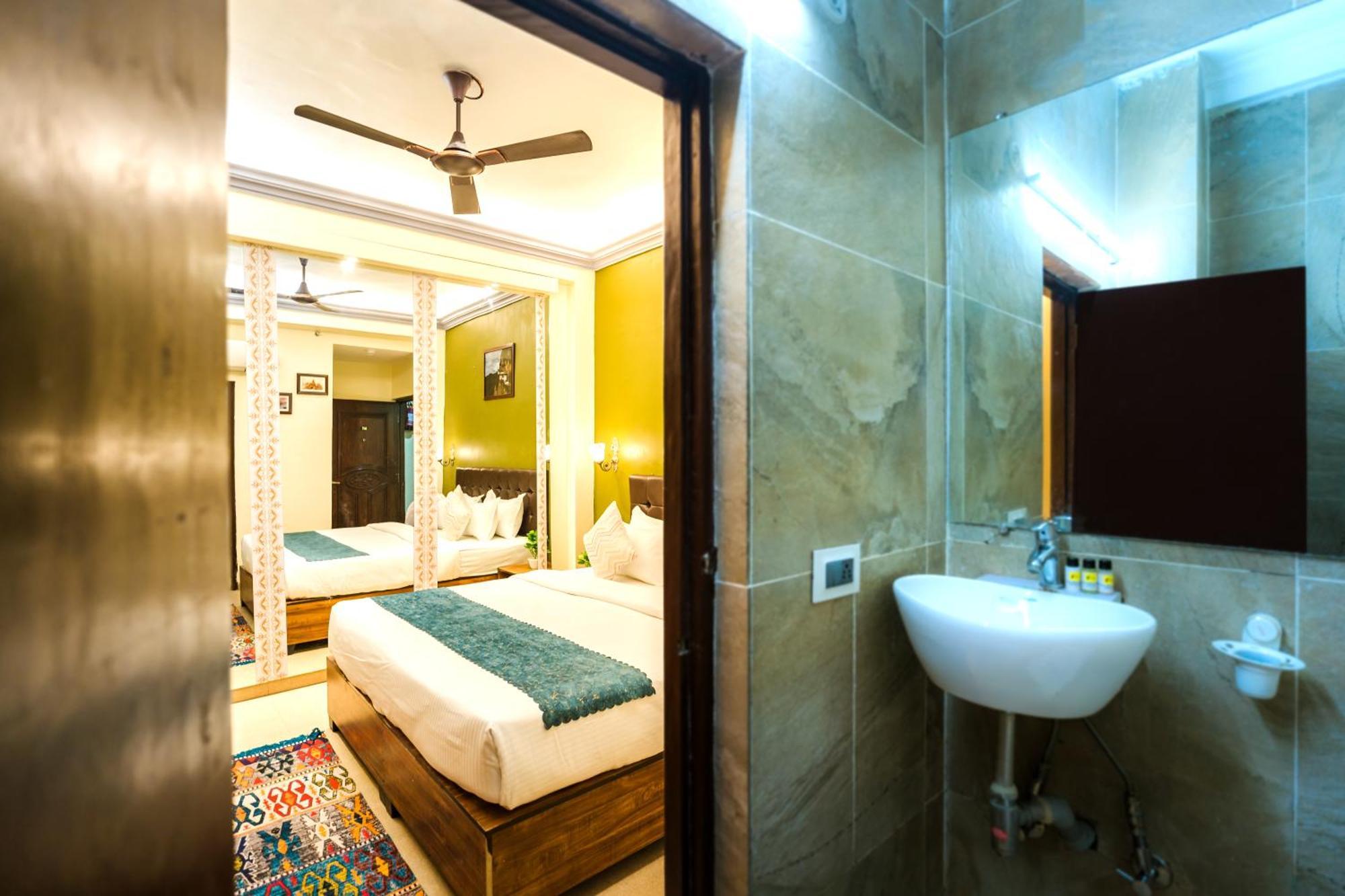 Tripli Hotels Silver Shine 바라나시 외부 사진