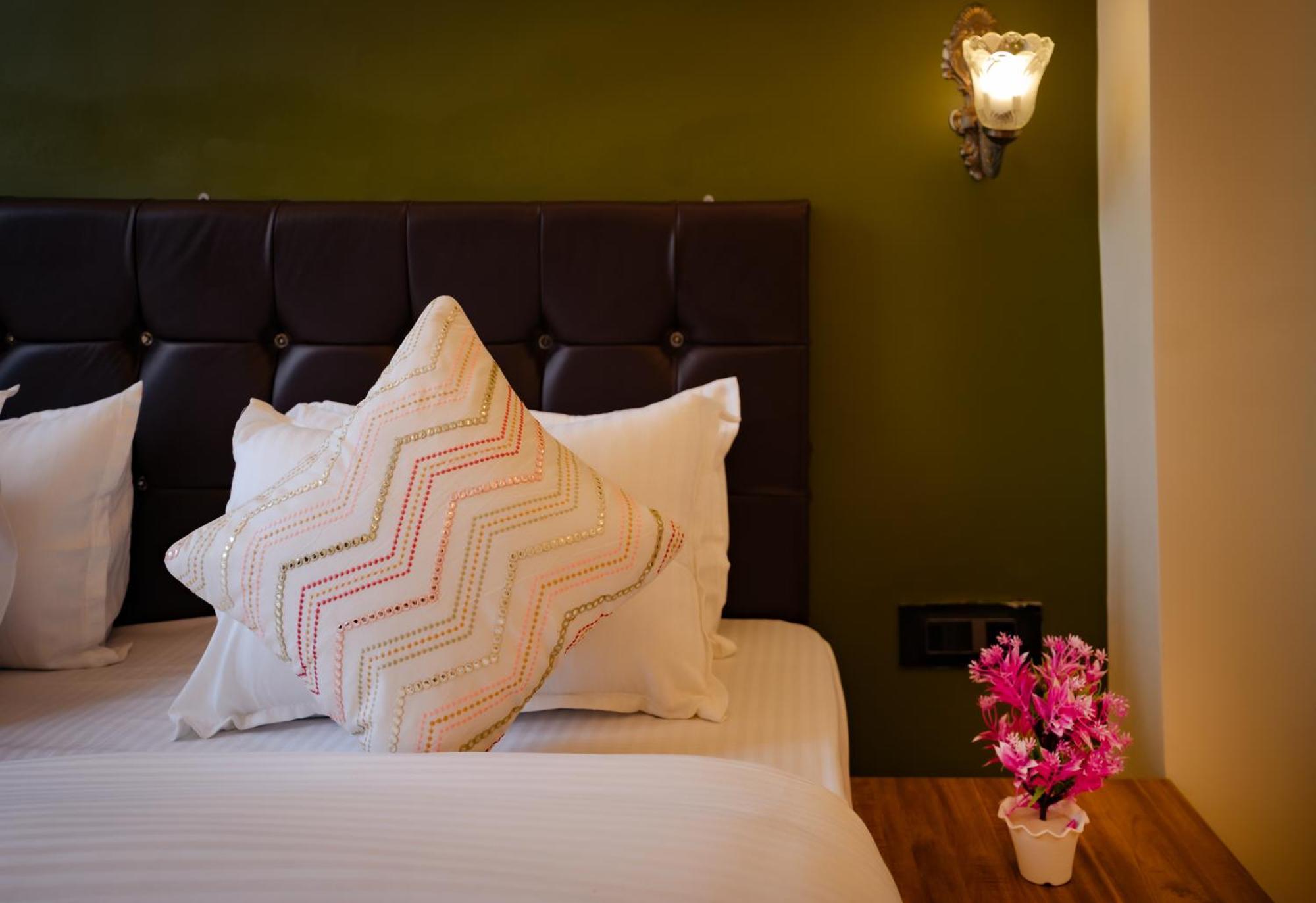 Tripli Hotels Silver Shine 바라나시 외부 사진
