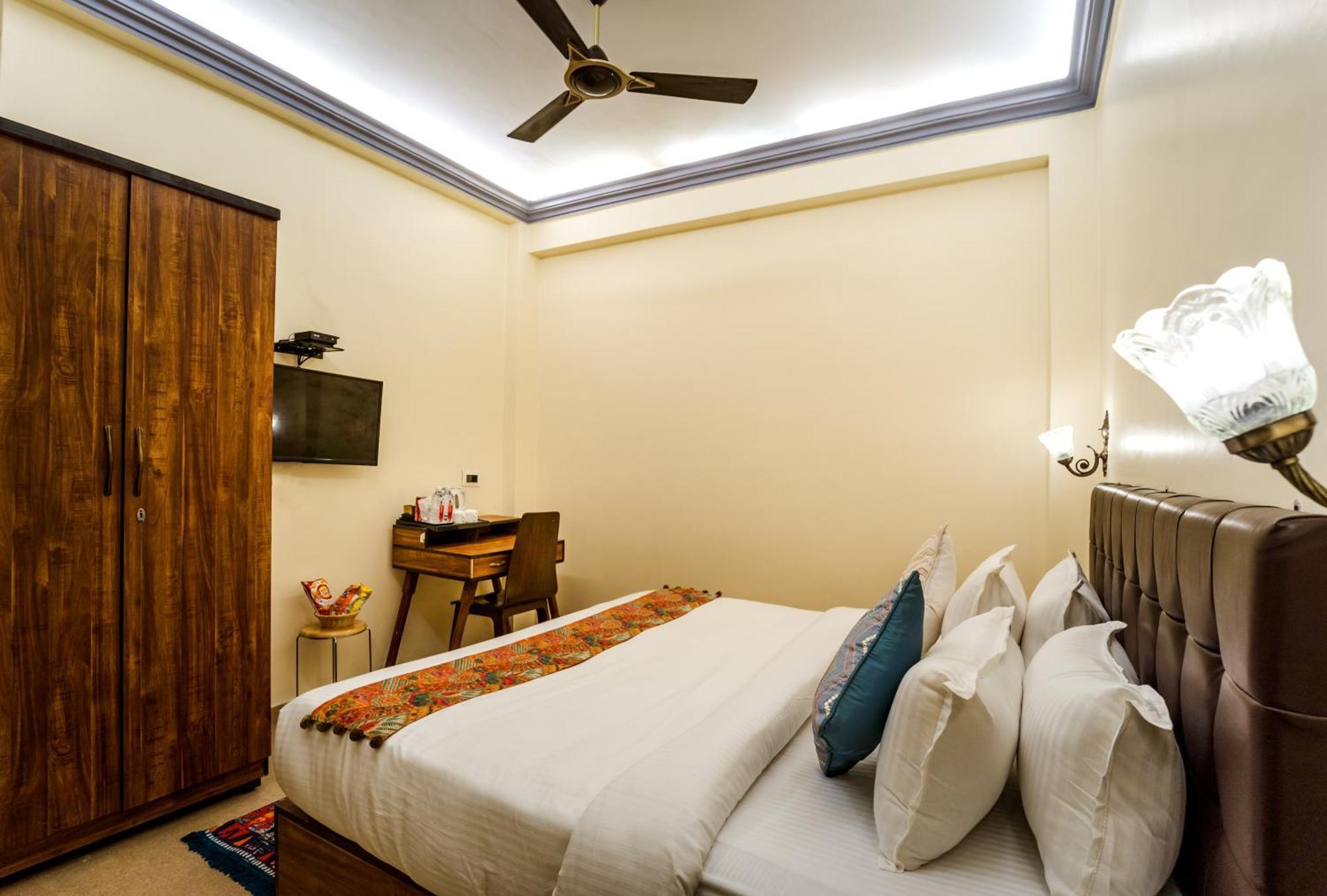 Tripli Hotels Silver Shine 바라나시 외부 사진