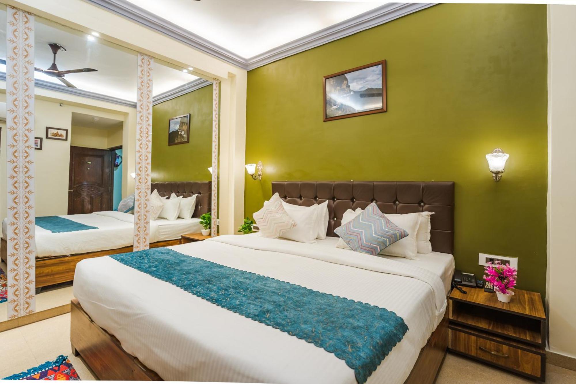 Tripli Hotels Silver Shine 바라나시 외부 사진