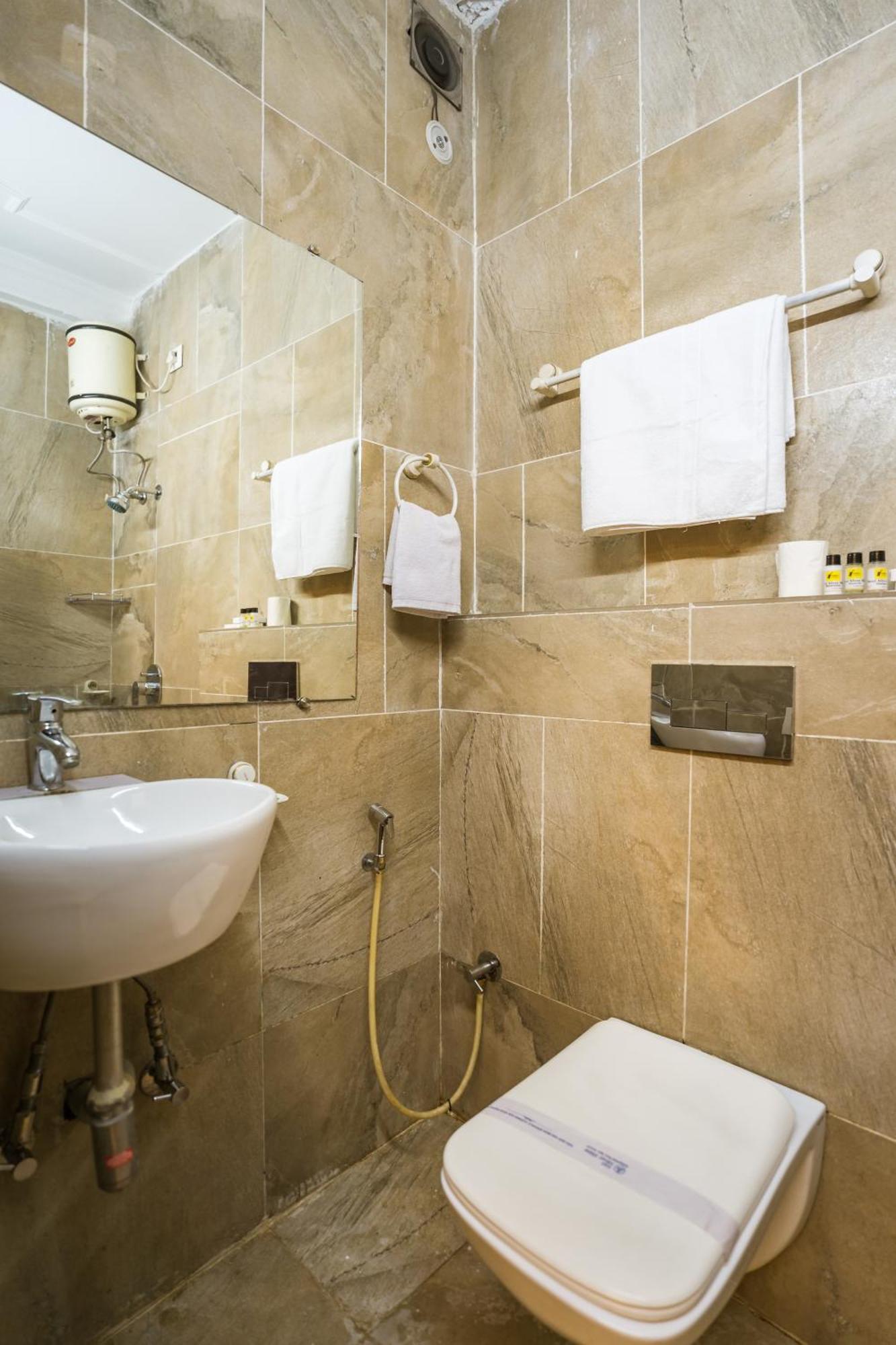 Tripli Hotels Silver Shine 바라나시 외부 사진