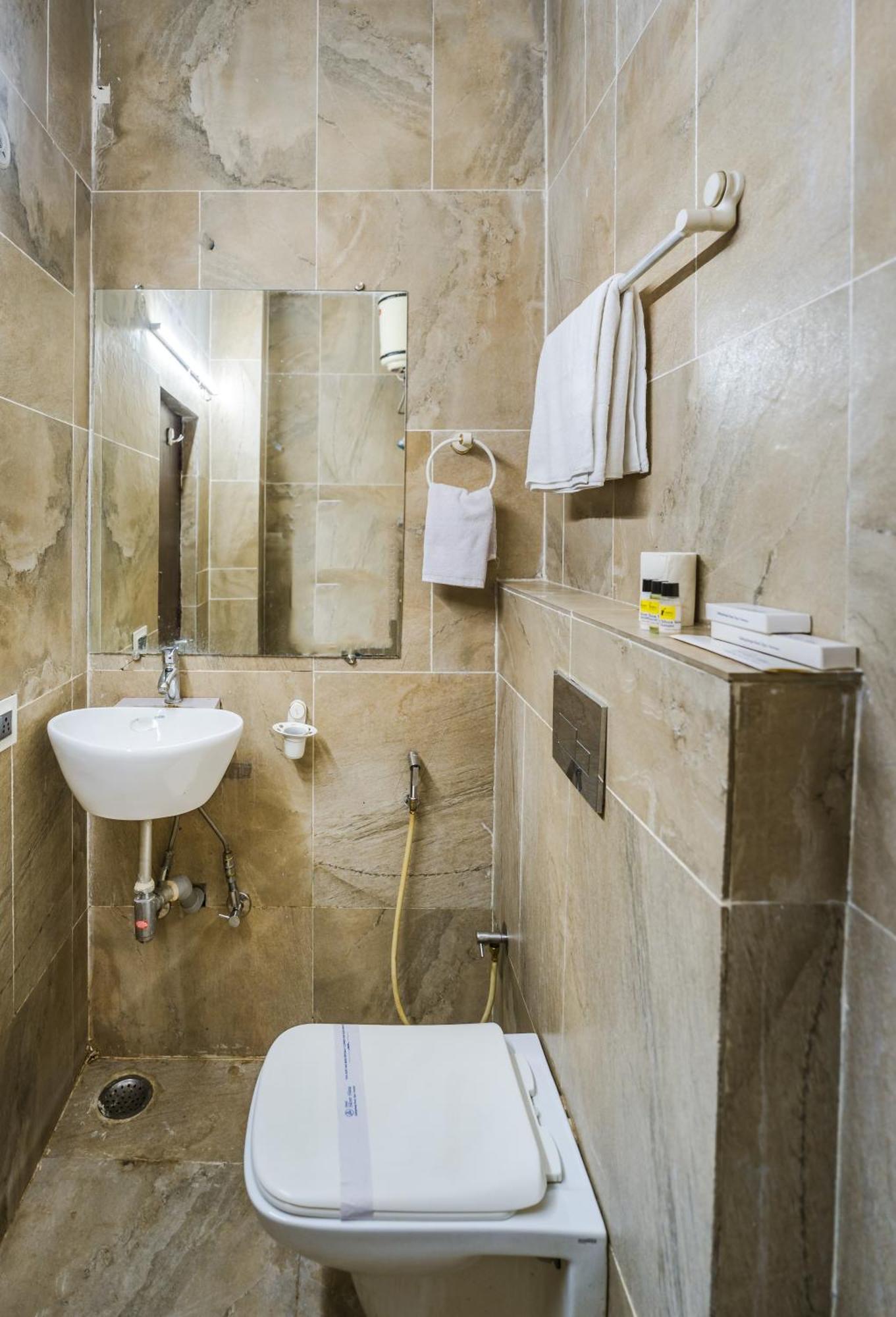Tripli Hotels Silver Shine 바라나시 외부 사진