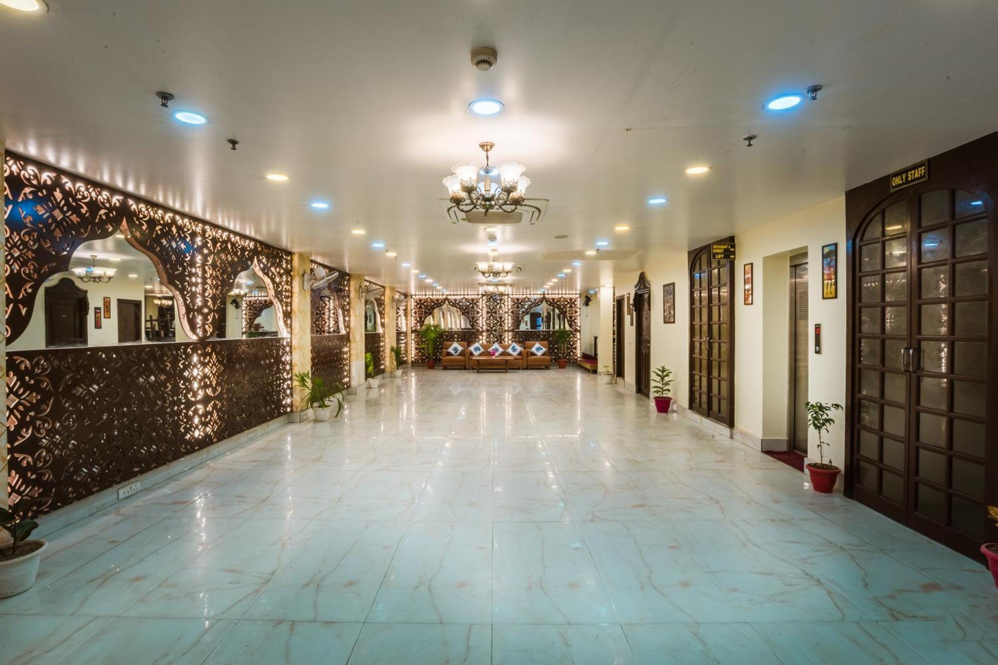 Tripli Hotels Silver Shine 바라나시 외부 사진